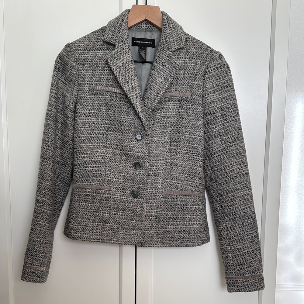 Club Monaco Gray Tweed Blazer with Notched Lapels and Fitted Silhouette